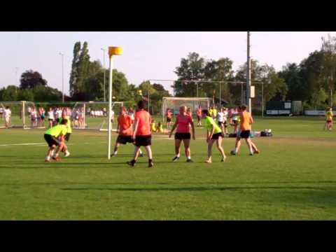 Bas van Rooij korfballen