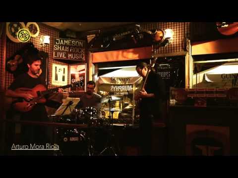 Arturo Mora Trio - Live at Shamrock Irish Tavern (Galapagar, Madrid), 3-oct-2014