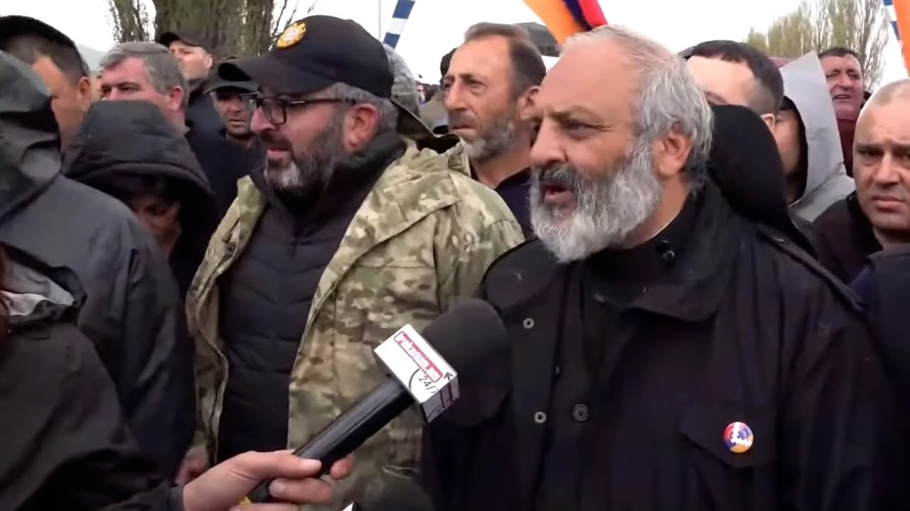 Չեմ դադարի ասել՝ անգույն գունավոր շարժում է բոլոր գույներով