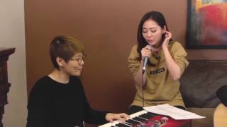 Bop your head to Jane Zhang&#39;s acoustic version of &quot;Dust My Shoulders Off&quot;!