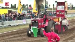 preview picture of video 'tractorpulling Oudenbosch 2013'