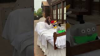 La niña del exorcista - Despechá - Halloween Port Aventura 2022