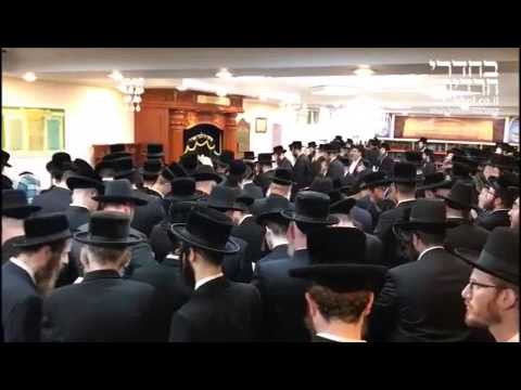Seret Viznitz Rebbe Visiting New York - Iyar 5777