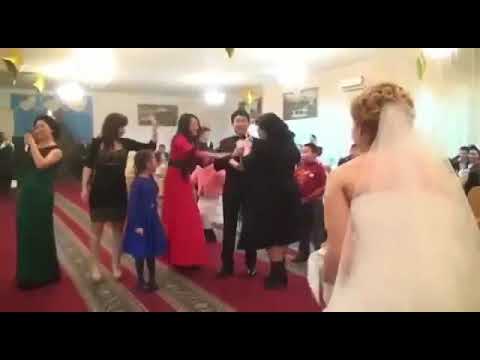 ERGA TEGISH UCHUN QIZLAR JANGI. SHARMANDA