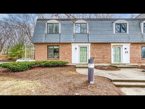 95 Commons Dr #95, Shrewsbury, MA Presented by Sumathi Narayanan Realty.