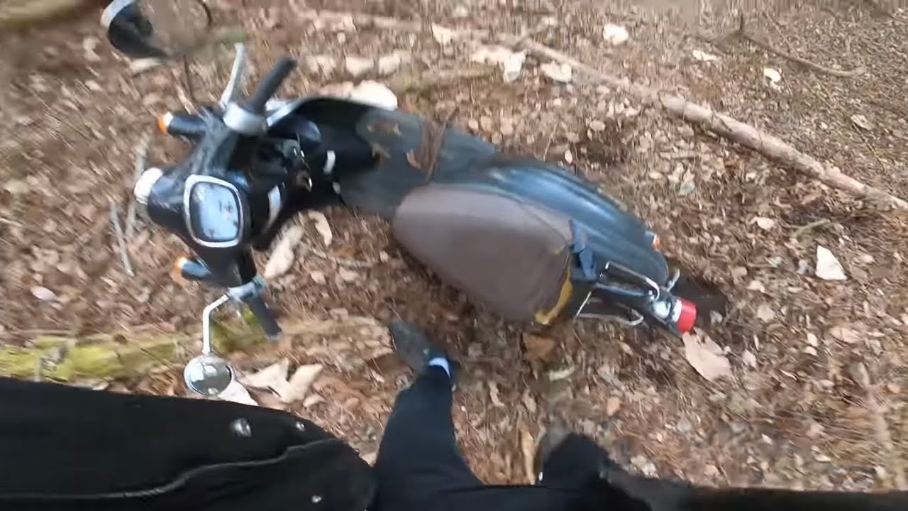 原付で林道に突っ込んだ男の末路…