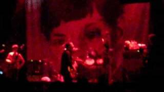 Manic Street Preachers - James speaks w. Let Robeson Sing intro (The Phoenix Toronto 2009-10-04)