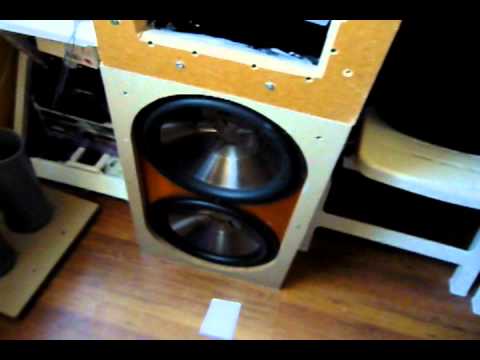 "Get Low" Bass Test 2x Clarion SW 3012 1400 watt max