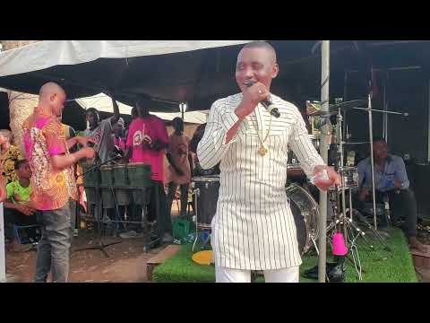 Sese, ome mma mere onwe ya, performed by Oti egwu