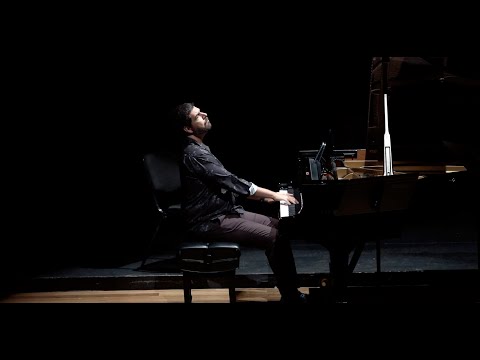 André Mehmari at Ilumina Festival: João Gilberto met Villa Lobos