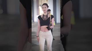 beautiful girl street fashion outfits style #tiktok #chinesefashion #mejoresstreetfashion #shorts