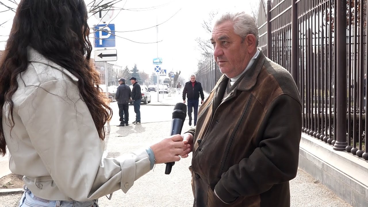 Ադրբեջանի մոլլեն ասում ա՝ չոքեք, պառկում են, իսկ մեր երկրում Վեհափառի դեմ են ելել