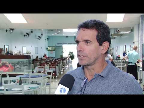 Projeto de lei quer obrigar assento para obesos em restaurantes