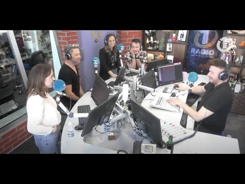 Dennis (GAME OVER), SEBASTIAN in Tinkara (BEPOP) pri Anji Ramšak in Robertu Roškarju na Radiu 1