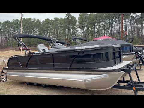 Veranda 24' Versa Lounger 250 hp Yamaha
