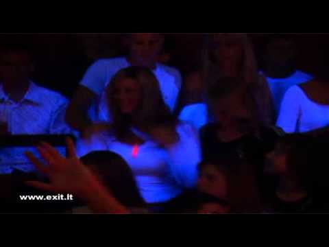 Omid 16b live at club Exit Lithuania / 11 27 2004