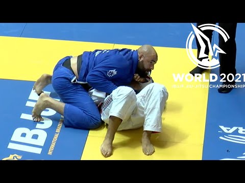 Max Gimenis v Igor Schneider / World Championship 2021