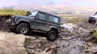 preview picture of video 'Land Rovers Green Laning in the Yorkshire Dales'