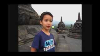 preview picture of video 'Borobudur Temple Near Yogyakarta'
