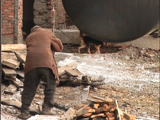 Ангарчанка несколько дней  рубила обидчика топором