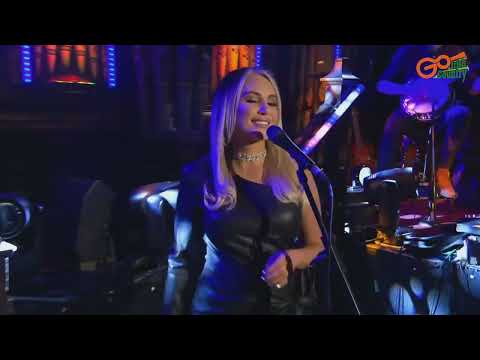 Cliona Hagan sings I'll fly away
