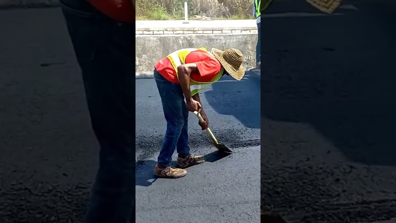 asphalting concrete pavement.