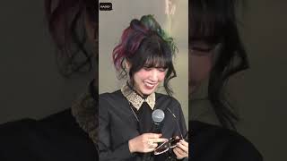 仲里依紗、まるで別人の真っ黒コーデは逆に「派手」？　シースルースカートで美脚も【MAiDiGi TV】