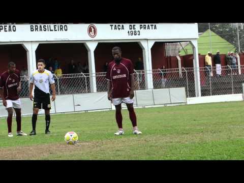 Juventus perde pênalti na rua Javari