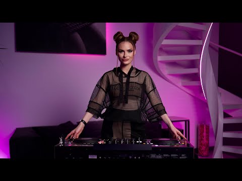 DJ NESSA &ndash; Live Melodic Techno & Progressive House Mix 2025 | Luxury Penthouse