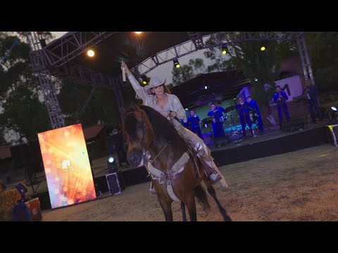 Diana Laura - Que Te Ruegue Quien Te Quiera / Una Pura y Dos Con Sal (Video Oficial)