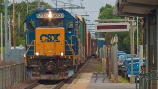 preview picture of video 'HD CSX Freight Train Stops to Pick-up a Hobo in Mansfield, MA'