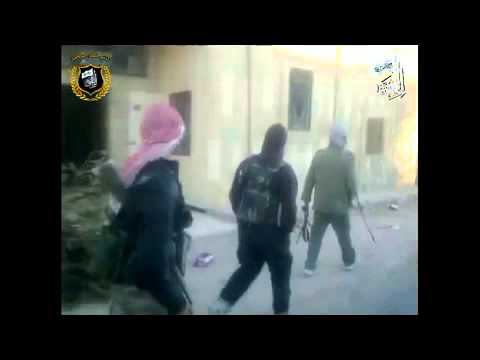 توجه عناصر كتائب الهدى الإسلامي الى أحد الجبهات في ريف حمص الشمالي