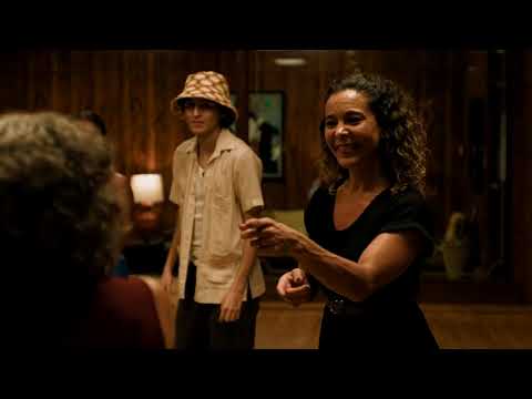 BAD BUNNY - BAILE INoLVIDABLE (Video Oficial) _ DeBÍ TiRAR MáS FOToS