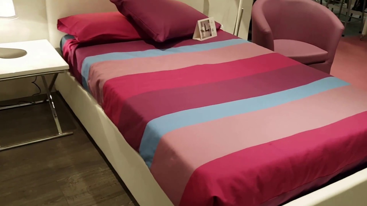 Letto da una piazza e mezzo con luci a Led integrate nella testata