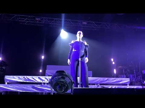 Banks - Drowning live Berlin Serpentina Tour