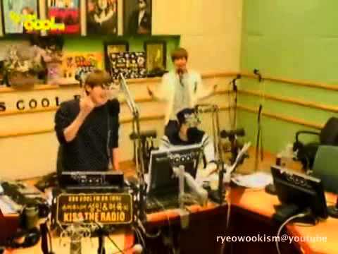 120313 Sukira - Ryeowook singing 가슴아 그만해 (Stop, My Heart)