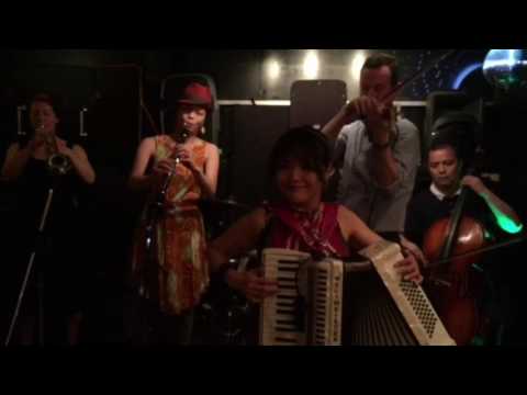 ” A Nakht in Gan Eydn” by Dead Sea Dropouts