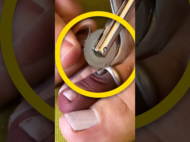 Vídeo relacionado con TEAMER Collar de Pentagrama Punk Colgante de Pentagrama Invertido Collar Símbolo Satánico Joyería Amuleto Para Mujeres Hombres (Plata)