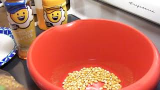 An easy way to pop loose popcorn kernels in the microwave