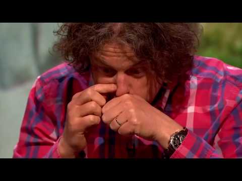 The QI Panel Tries Snuff