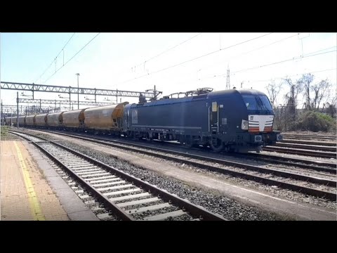 Raccolta di treni ordinari e straordinari alla stazione di Trofarello parte 1