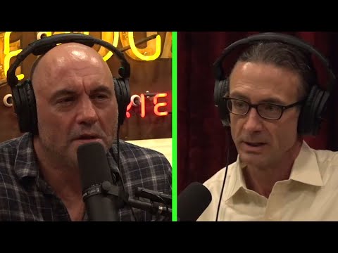 Chuck Palahniuk Shares the Strange Story of His Father's Murder