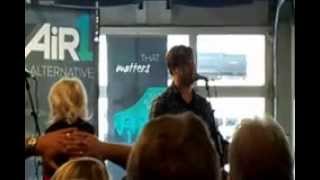 Mikeschair - People Like Me - Live Acoustic