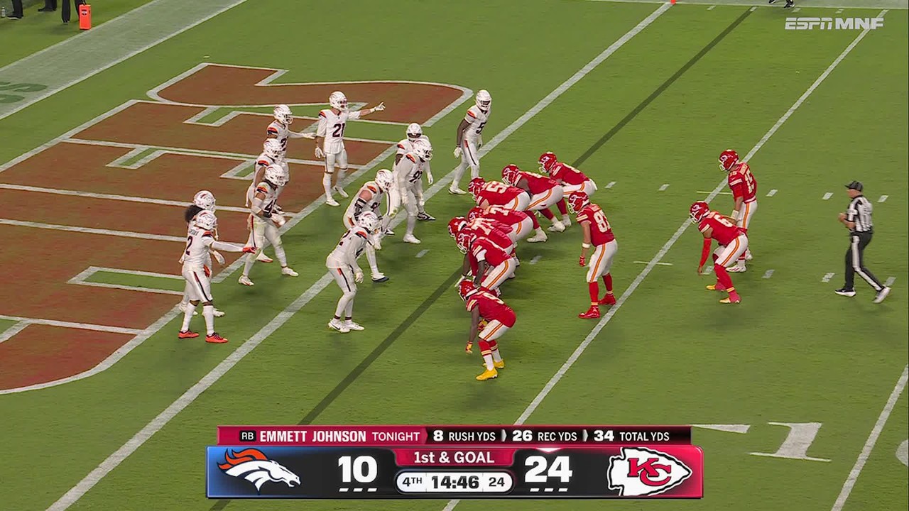 WALKER WALKS IN THE ENDZONE