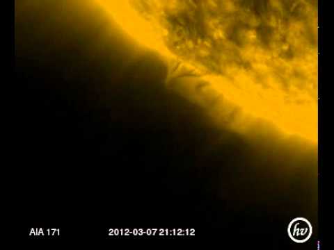 Sun Prominence Formation 11-03-2012 (nibiru2012.it)