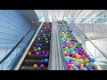 Balls on escalator 2.0 | Blender Rigid body simulation