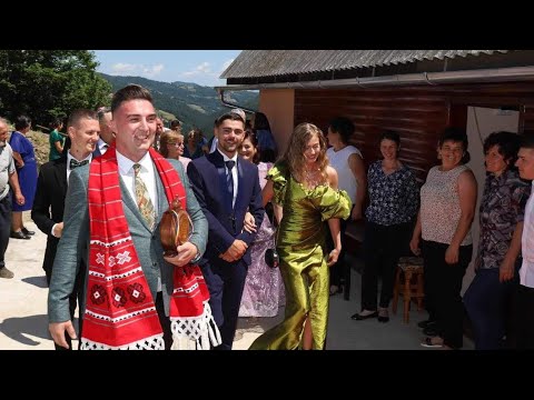 Strigături Sergiu  Neamtu Vornic si alaiul de nuntă în Muntii Apuseni💛2023