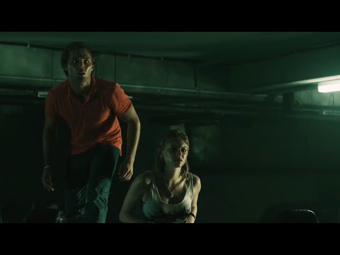 Bait hollywood movie clips : what is that inside the water?