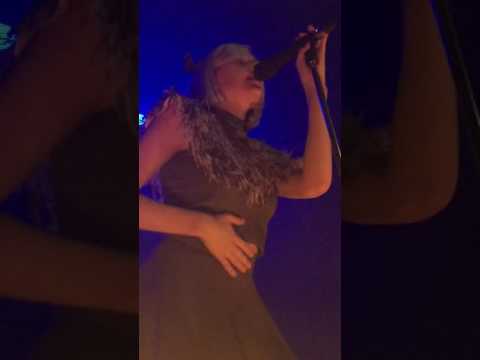 Running With the Wolves - Aurora (Live)