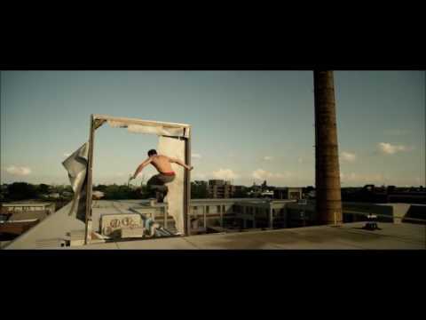 Brick Mansion Escena parkour de lino